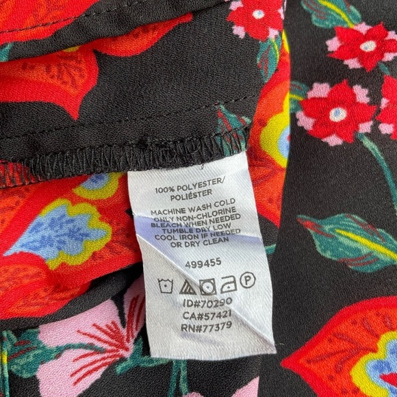 Ann Taylor Factory Blouse Floral Print  Flutter Sleeve Size XS - Picture 8 of 10